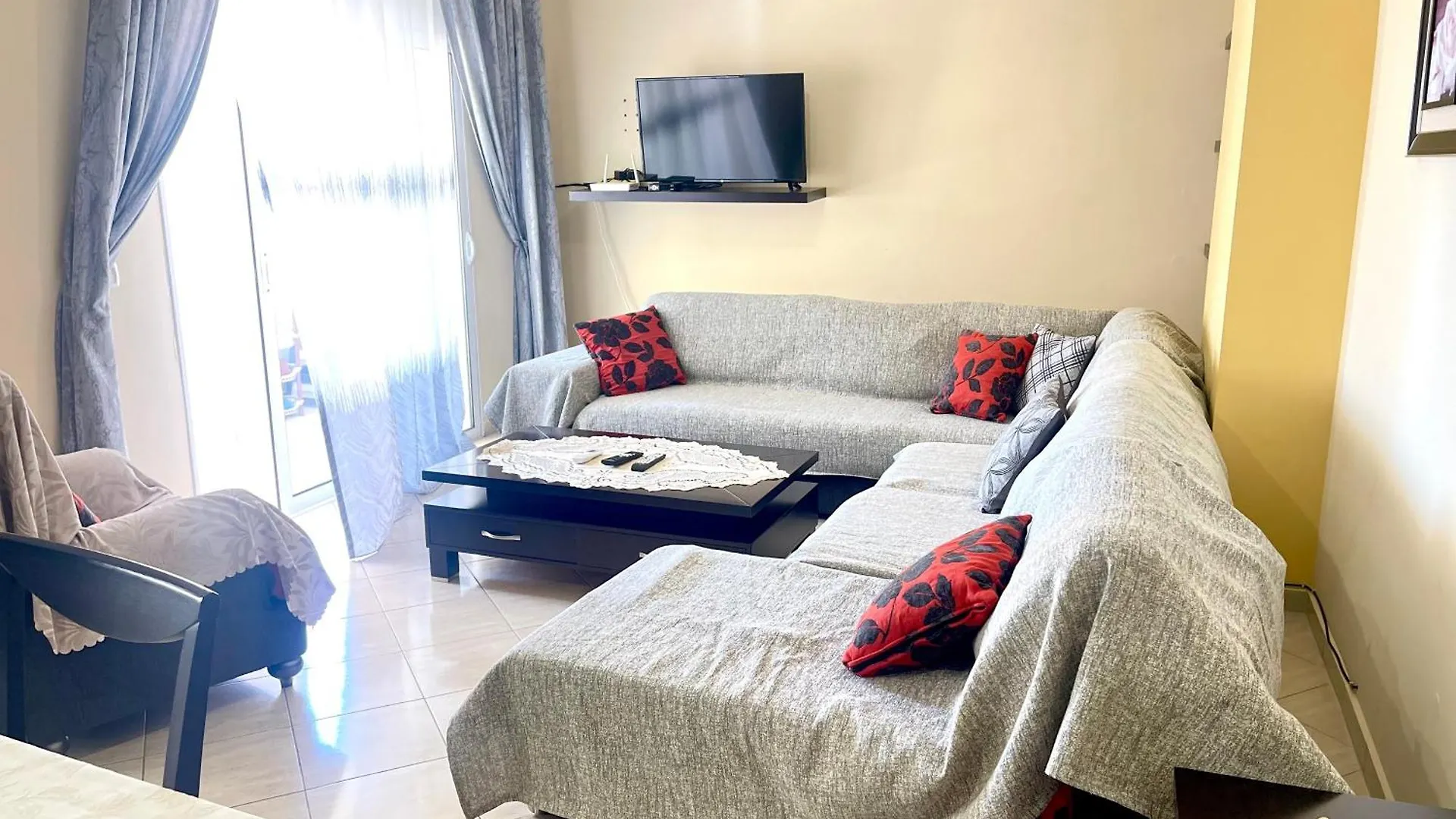 סרנדה Ernest Apartments