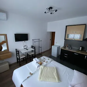  Apartment Elti