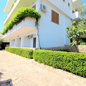 Garden Eva Apartment