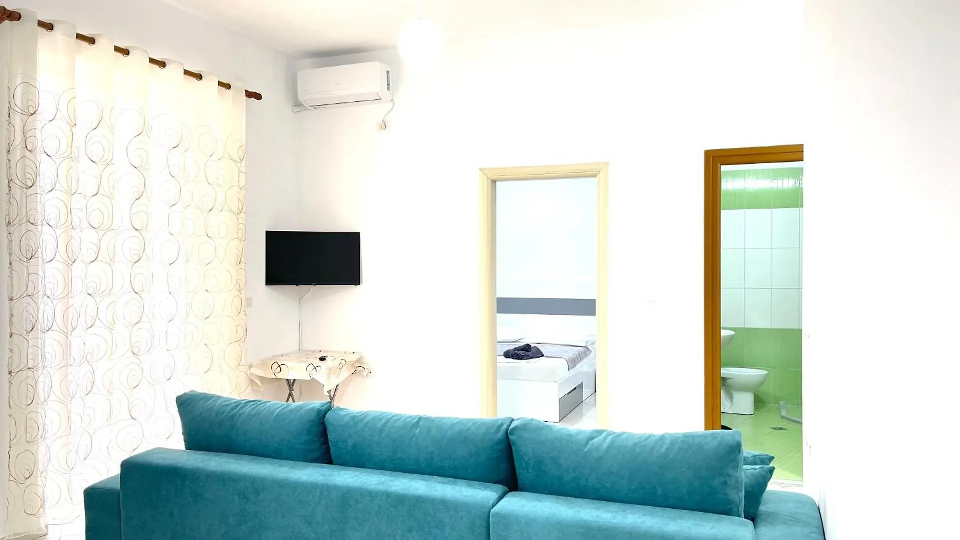 Ernest Apartments Sarandë 0*,